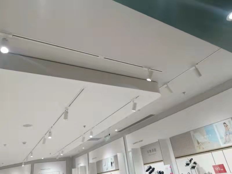 熱風(fēng)鞋服店